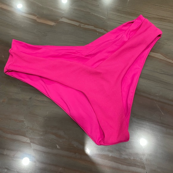 L*Space Bougainvillea Bikini Set - Picture 10 of 12